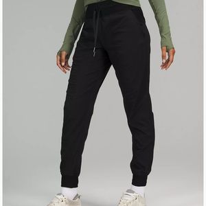 Lululemon Dance Studio Mid-Rise Jogger Size 12 NWT Black